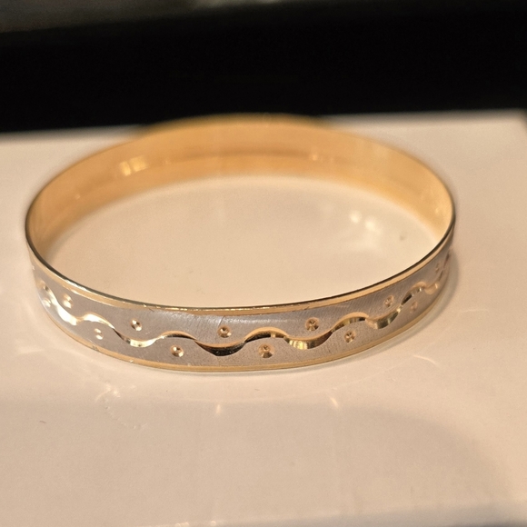 18kt LITTLE GIRL BANGLE BRACELET - Picture 3 of 5